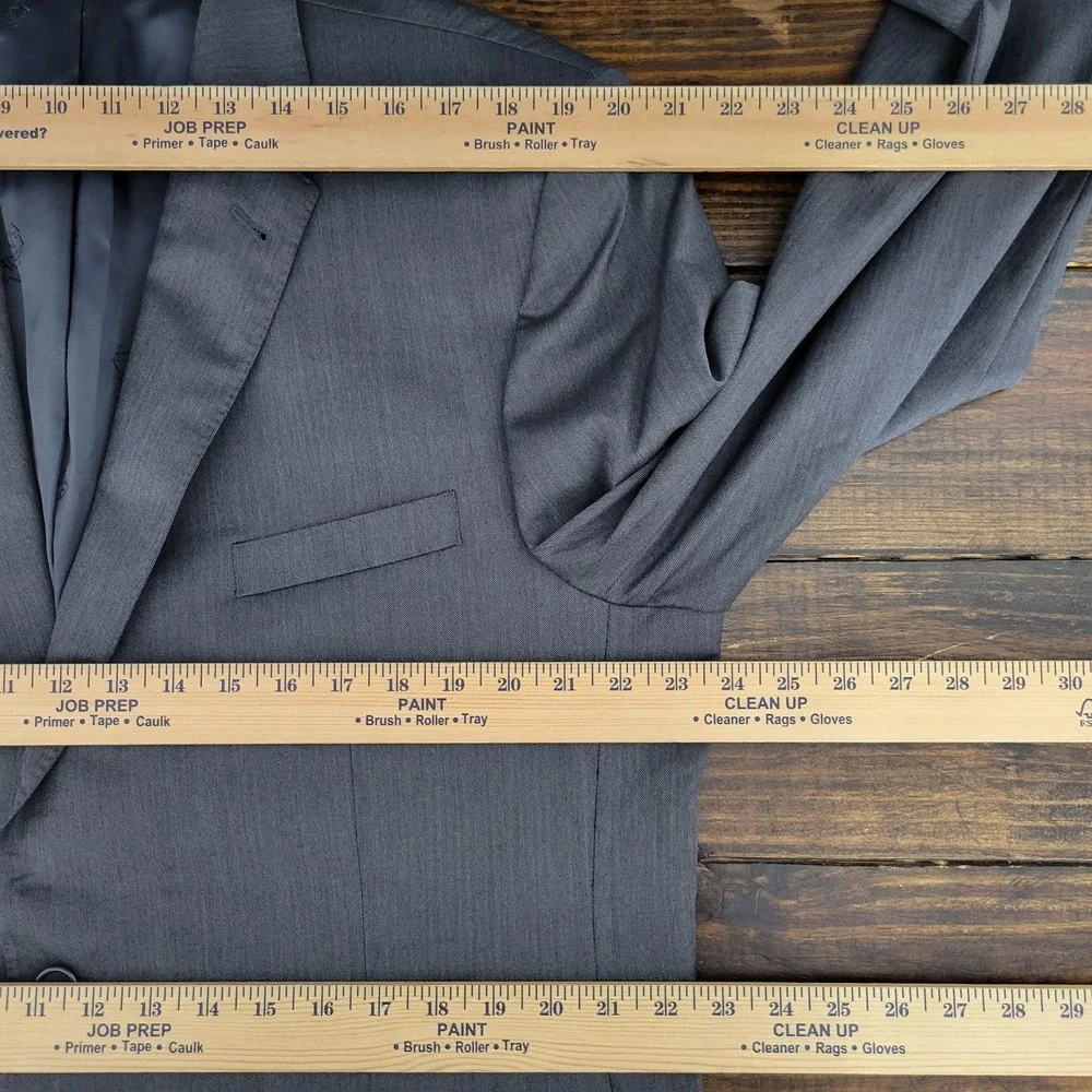 JOS A BANK Gold Men's Sport Coat Blazer Two Button Gray Herringbone‎ Wool 46L